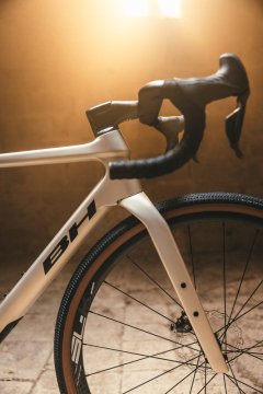 Elektro nebo klasika? Vyberte si španělské kolo svých snů a vybavte se na bikepacking jako profesionál!