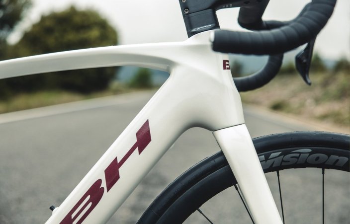 BH IRS1 CARBON 1.6 - Barva: NSS, Velikost: L